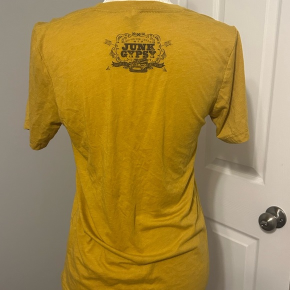 Junk gypsy brand beauty is skin deep armadillo mustard tshirt - Picture 7 of 7